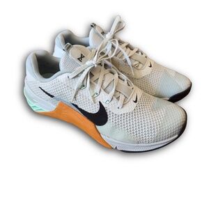 Nike Metcon 7 Mens Training Shoes Size 10.5 Light Silver/Black/Desert Ochre